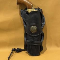 Holster en cuir noir pour droitier style western.
