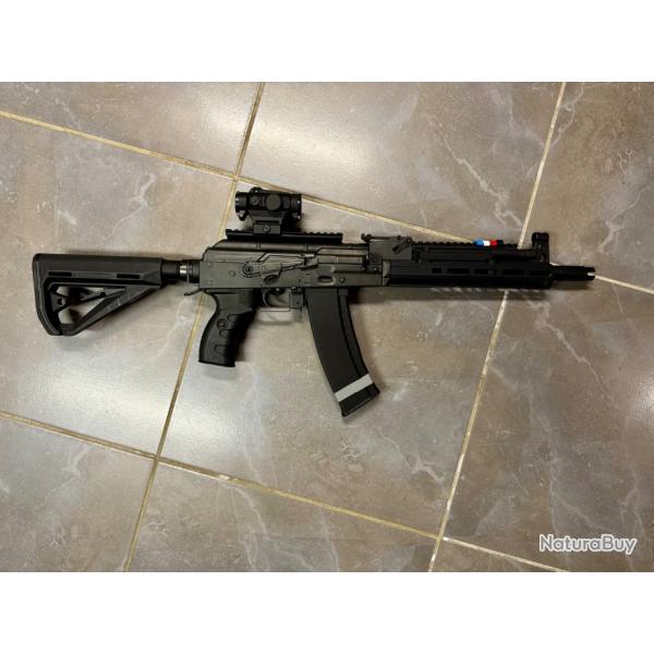 AK 105 ARCTURUS, 8 chargeurs et viseur