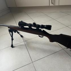 CZ 455 luxe 22 LR avec lunette et silencieux, Crosse en noyer de haute qualité + bipied