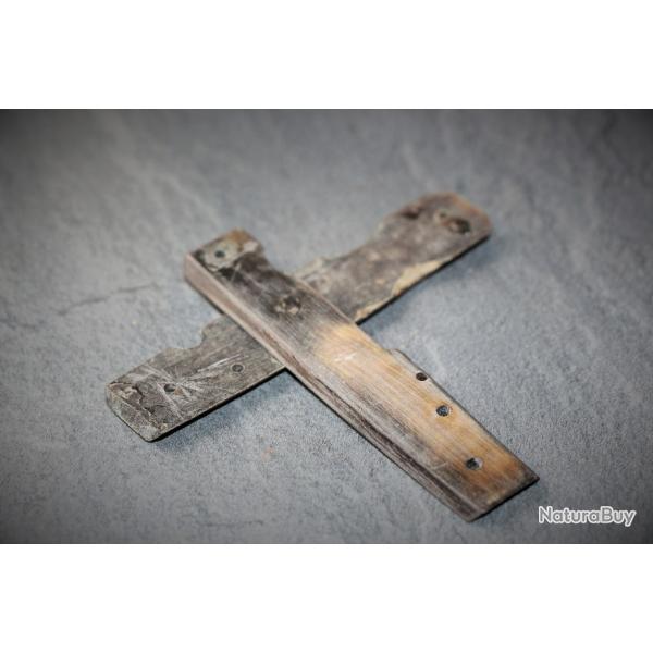 ANCIENNE PAIRE DE PLAQUETTES EN CORNE BOVINE POUR COUTEAU PLIANT MULTIFONCTIONS**COLLECTION**