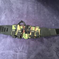 Harnais ceinture pour 4 pots et une bouteille paintball SWAP camouflage