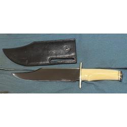 Exceptionnel et imposant couteau bowie knife provenant des ateliers Poencin Thierry  étui Pony