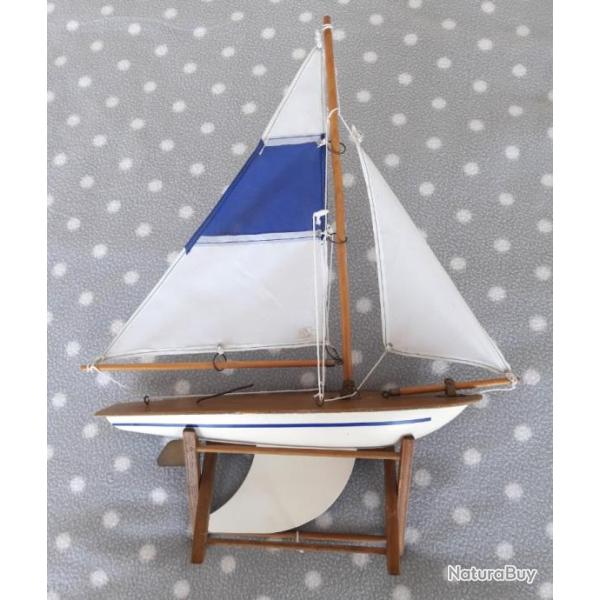 voilier bassin Bateau  voile Anglais RARE lgende en BOIS fabrication artisanale BRITISH POND BOAT