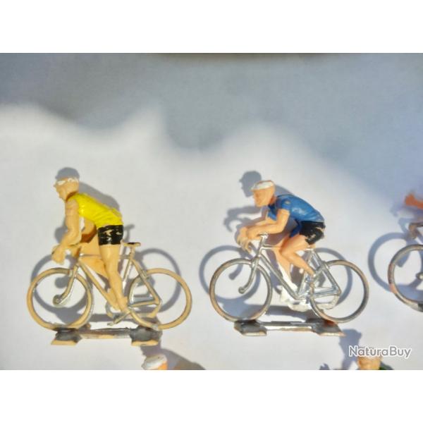 lot 5 anciens cyclistes plastique