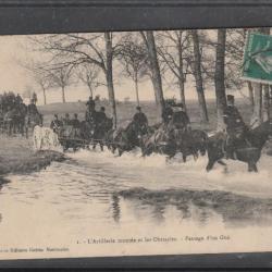 CPA - Camp de Châlons - l'Artillerie montée et les obstacles