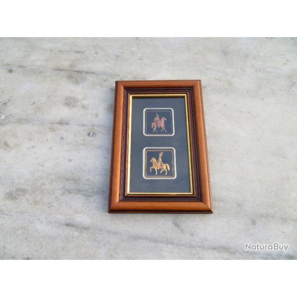 VINTAGE - Ancien cadre bas-relief en mtal dor reprsentant deux cavaliers - ESPAGNE (Vers 1970-80)