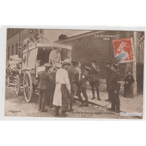 CPA Guerre de 1914 - Arrive de blesses Anglais a AMIENS