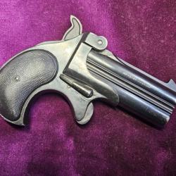 Pistolet type Derringer : Rohm, modele RG 16, cal. 22 MAGNUM, Cat B