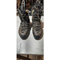 Chaussures montagne La Sportiva Evo en état satisfaisant
