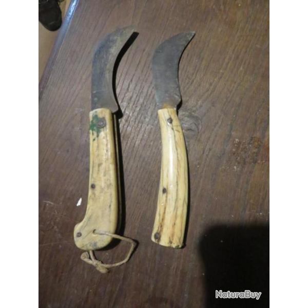 Lot de 2 Anciennes Serpettes pliantes peut tre Militaire ww1 ww2 ? manche corne bois