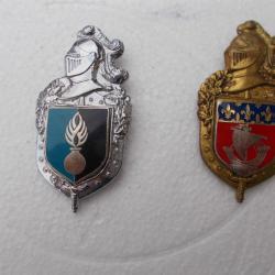 2 insignes gendarmerie  ,état neuf