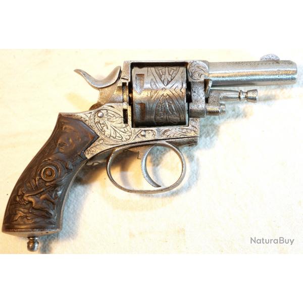 revolver BRITISH CONSTABULARY calibre 8 mm plaquettes corozo ange terrassant un dragon rfHER24REV007