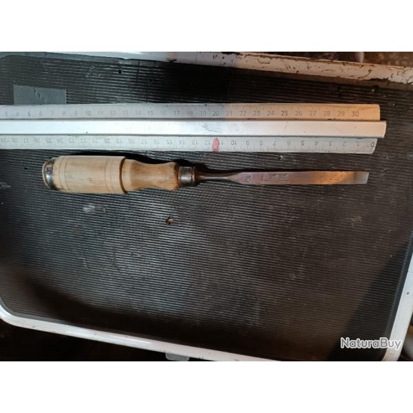 Ancien ciseaux  bois professionnel Peugeot frre 9,7 mm