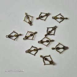 Lot de 10 breloques , pendentifs arbalète  ou arc en bronze pour déco, bracelet