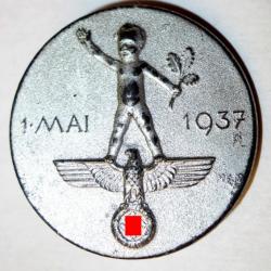 INSIGNE ALLEMAND « 1 MAI 1937 » du IIIème REICH.  /8700