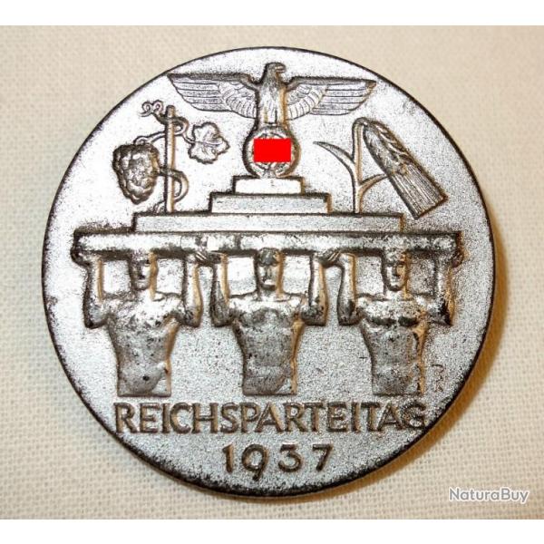 INSIGNE  REICHSPARTEITAG 1937  du IIIme REICH.  /8706