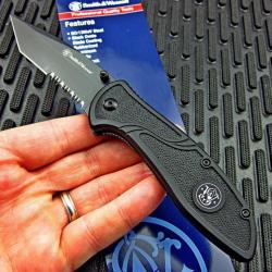 Couteau Tactical Tanto Smith&Wesson Lame Acier 8Cr13MoV Serrated Manche Aluminium Linerlock Clip