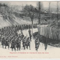 CPA - RÉGIMENT D'INFANTERIE EN MANUVRE DANS LES ALPES