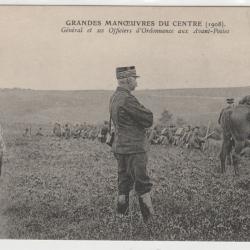 CPA - Grandes Manoeuvres du Centre Général et ses Officiers