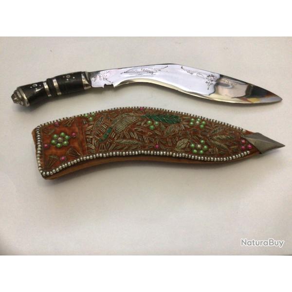 VENDU PAR LE-CUIRASSIER TRS KUKRI FOURREAU DCOR  DE PERLES SUR TISSUS TYPE VELOUR BEAU TRAVAIL