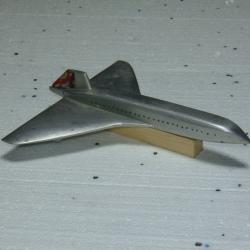 AVION HYPERSONIQUE CONCORDE 300 x 300 mm en ALUMINIUM fabrication artisanale.