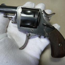 Joli revolver Bulldog 320 TBE