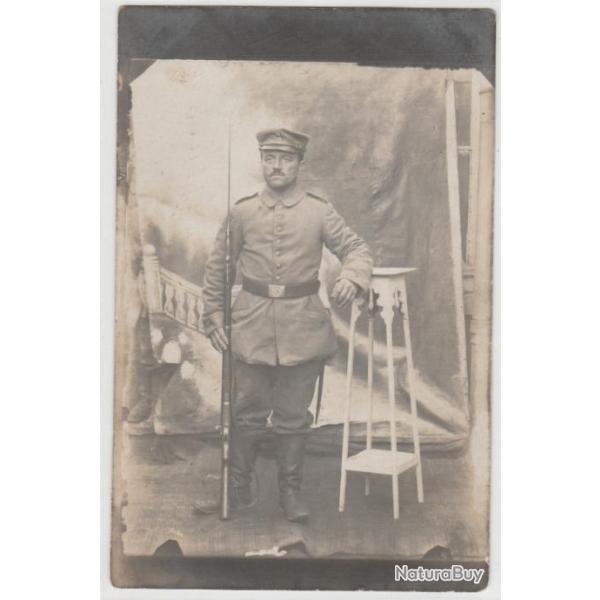 CPA - Soldat allemand en uniforme (carte photo)N137-014