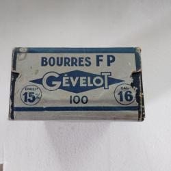 Lot de matériel de rechargement. Bourres grasses et boîtes d'accessoires calibre 16 et 20