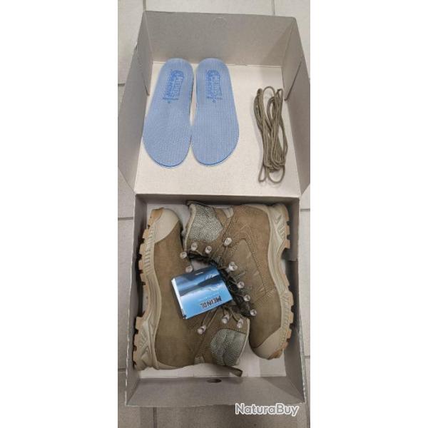 Chaussures rangers Meindl trek Combat zone chaude taille 43 neuves