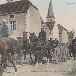 CPA - EN MANUVRES Batterie d' ARTILLERIE de 75