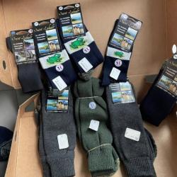 Lot de huit paires de chaussettes aux enchères, fabrication française coup de balais