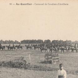 CPA -Au Quartier-Carrousel de Cavaliers d'Artillerie