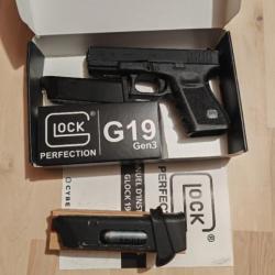 Magnifique Glock 19 gen 3 Cybergun sous licence avec marquage et 2 chargeurs