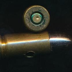 Une  cartouche de 9mm Para  Police type Boxer FMJ par G.F.L. Italie 1975 balle nickel