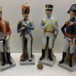 4 FIGURINES EN PORCELAINE MILITAIRES NAPOLÉONIENS