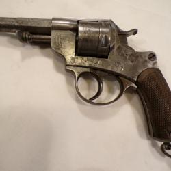 REVOLVER 1873 tout au même n° et bon pour le tir.