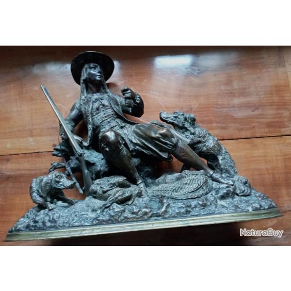 bronze  " le chasseur au repos " de Pierre-jules Mne