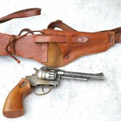 Revolver jouet COIBEL BUITRE made in Spain à amorces avec un étui artisanal - EBR24JOU001