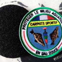 vend écusson neuf brodé carpiste sportif,