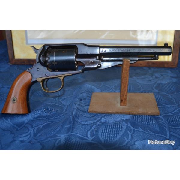 Remington 1858 UBERTI  36 poudre noire