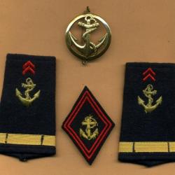 Lot Troupe de Marine -  insigne de béret + écusson + fourreaux d'épaules