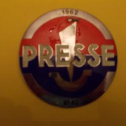 insigne de la préfecture de police ,PRESSE 1962,,état neuf!!RARE