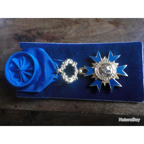 mdaille ordre national du mrite officier