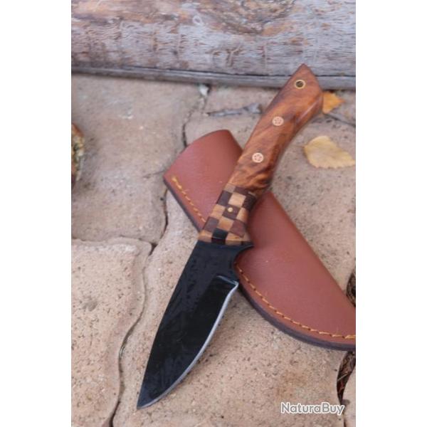 Couteau Skinner Lame Drop Point Acier Carbone 1055 Black Manche Bois Marqueterie Etui Cuir F Artisan