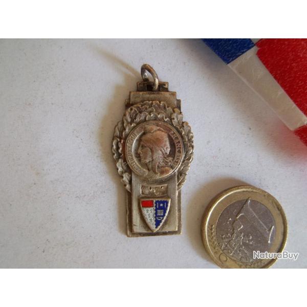 pendentif collection vintage rpublique Franaise ville de Roubaix nord 59