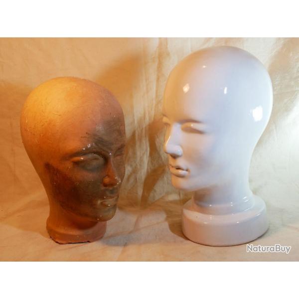 PETIT PRIX Lot 2 ttes faence blanche - pour prsenter coiffures militaires - REF Z en l'tat