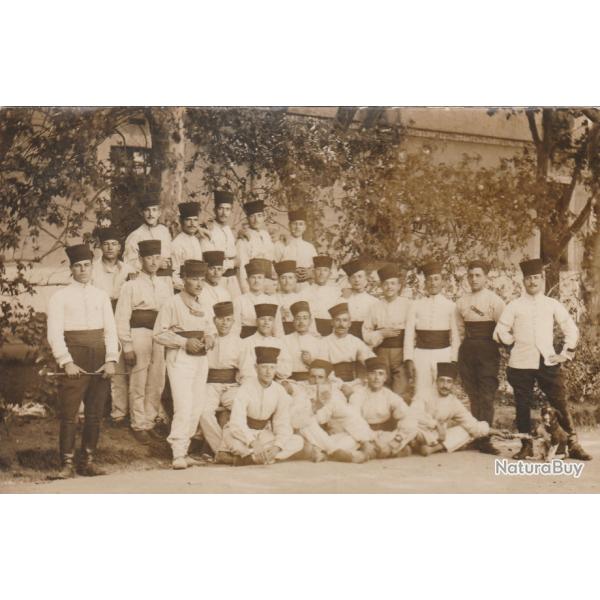 CPA - Carte Photo d'un groupe de soldats N725