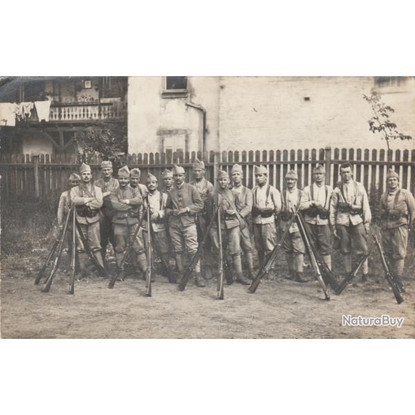 CPA - Carte Photo d'un groupe de soldats N562