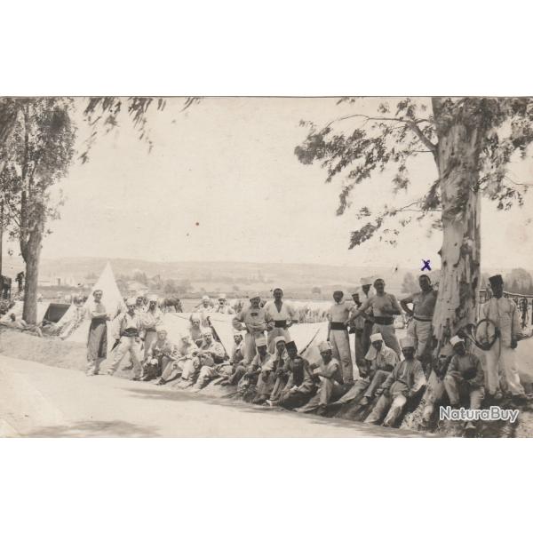 CPA - Carte Photo d'un groupe de soldats N574