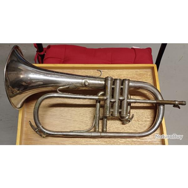 Ancien bugle militaire de 1930 - COUESNON mod. MONOPOLE -  restaurer ou en dco